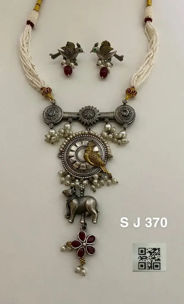 Vanya Gaatha Necklace 