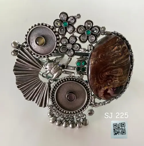 Kriti Kala Cocktail Ring